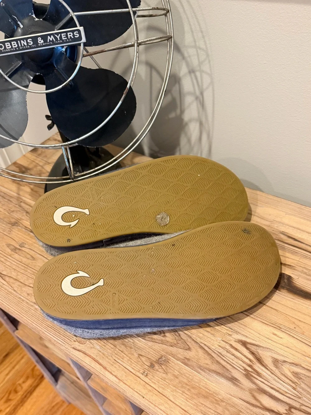 Olukai Humani Hulu Grey Wool Sheep Fur Lined Slip On Mule Slide Sandals 11